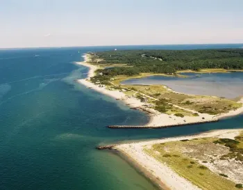 Lake Tashmoo Town Beach
