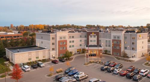 Aerial view of La Quinta hotel in Woodbury
