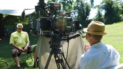 Muni" documentary filmmaker Paul Bonesteel interviews Asheville golfer C.Y. Young