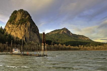 Dock in the water at Beacon Rock State Park