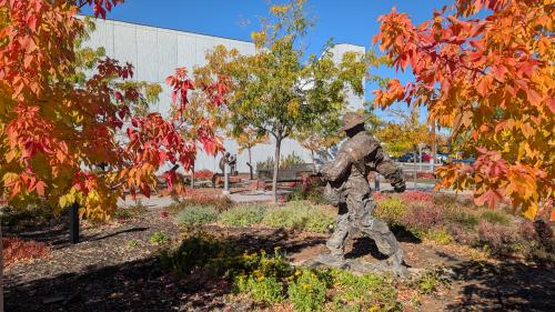 Fall, Beverley Center, Statue Garden, 10-21-25