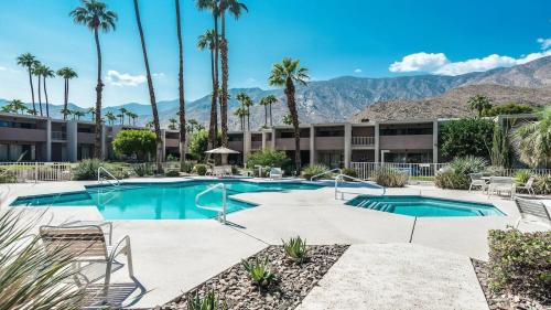 Twin Springs Condos by architect Donald Wexler