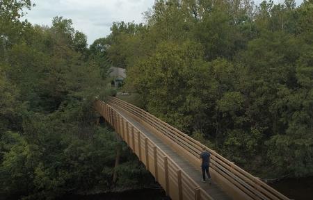 Hummel Park pedestrian bridge