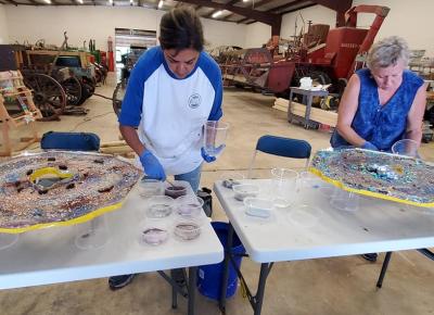 Resin class at farm museum