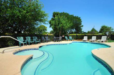 Microtel Inn swimming pool