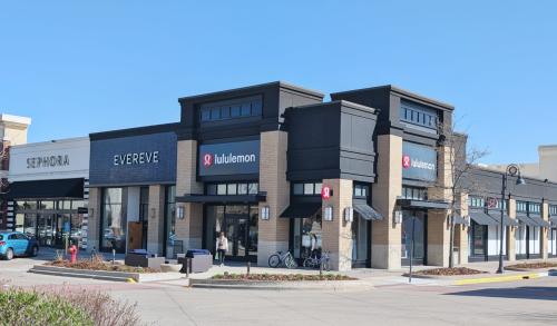 Woodbury Lakes shopping center stores