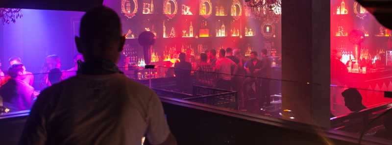 Bares e discotecas LGBT para ELAS
