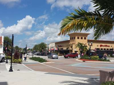 Pembroke gardens nike store top