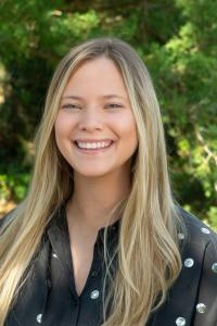 Elizabeth Cobb Headshot