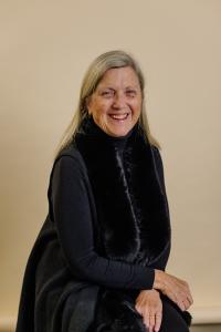 Headshot - Deb Lennie