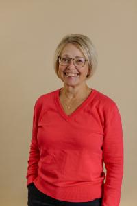 Headshot - Laurie Elsey