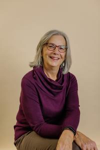 Headshot - Lucy Avery