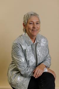 Headshot - Marnie Parton