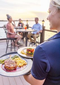 Elegant outdoor dining at The Captain's Table on Charlotte Harbor