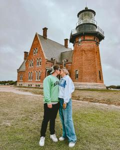 Couple southeast light