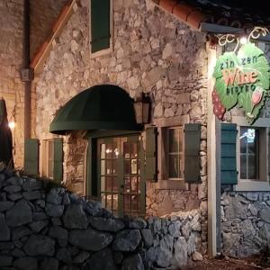 Zin Zen Wine Bistro entrance