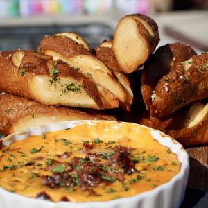 Temecula Chilled Season's Eatings Monte De Oro Pretzels and Beer Cheese