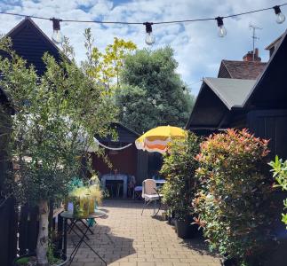 Barn, Little London