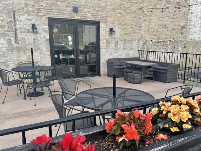 back patio at Pizza Garden