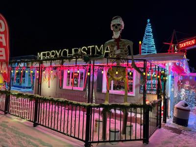 Arts Tavern Glen Arbor Christmas Decor