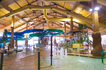 water slides, kiddy area, wide shot view of Tundra Lodge Water park in Green Bay, Wisconsin.
