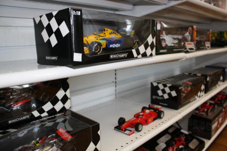 Gearheads diecast and other racing gifts