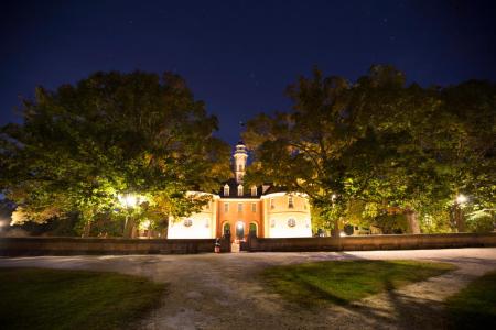williamsburg at night