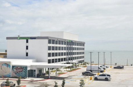 Holiday Inn Express Beachfront