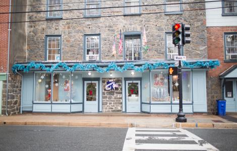 Holiday Store front lower Main Street Old Ellicott City