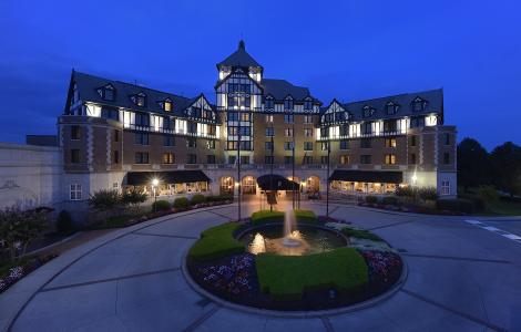 The Hotel Roanoke & Conference Center, Curio - A Collection by Hilton
