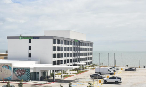 Holiday Inn Express Beachfront