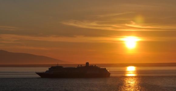 Cruising Cook Inlet from Anchorage