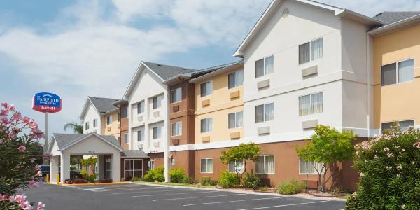 Fairfield Inn & Suites