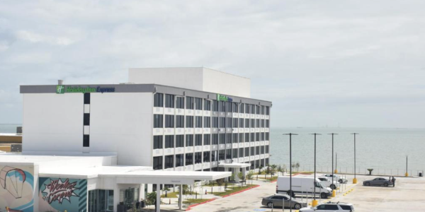 Holiday Inn Express Beachfront