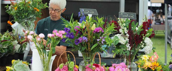 Explore our Farmers' Markets