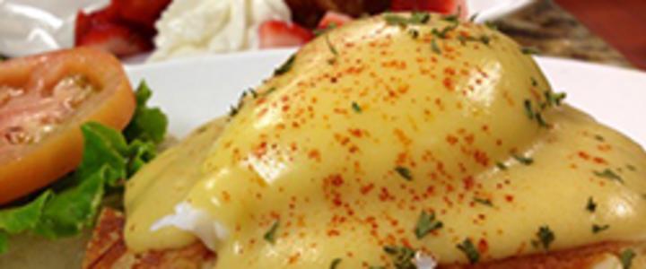 Visit Myrtle Beach Blog Foodiefriday Johnny D S Crab Cakes Benedict