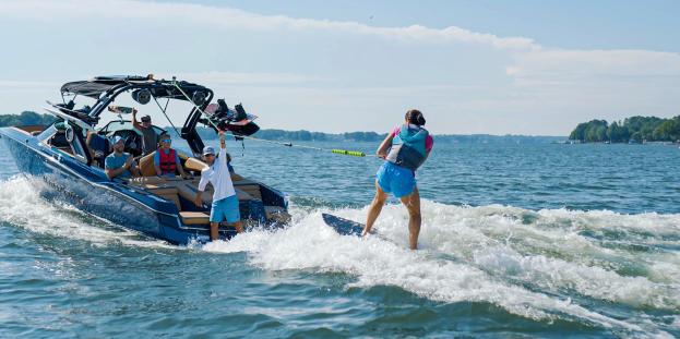 Eliminator Boat Cruise, Tubing & Knee board / Rental with Captain on Lake  Norman