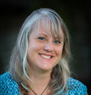 Kim Palmer Headshot