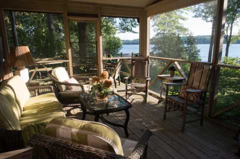 Cedar Cove On The Lake Screened In Porch