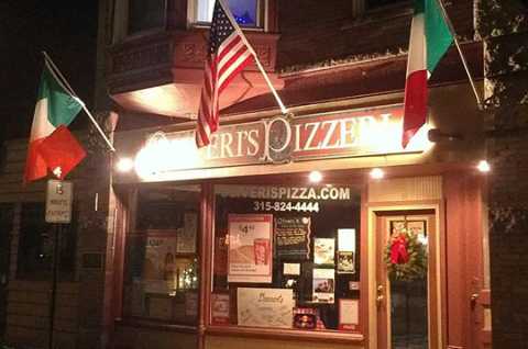 Oliveris Pizzeria Front Entrance