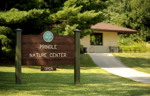 Pringle Nature Center at Bristol Woods Park