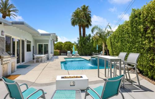 Movie Colony Poppy vacation Rental backyard pool