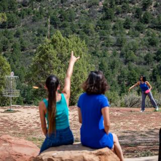 Disc Golfing at the Fort Lewis Disc Golf Course During Summer | Hans Hollenbeck | Visit Durango