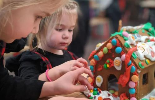 Gingerbread HOTEL DU PONT