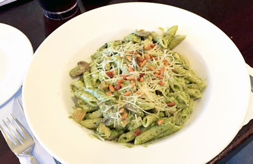 Mamma Mias penne pesto