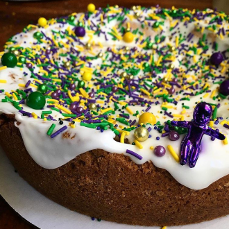 Lola's Ooey Gooey King Cake