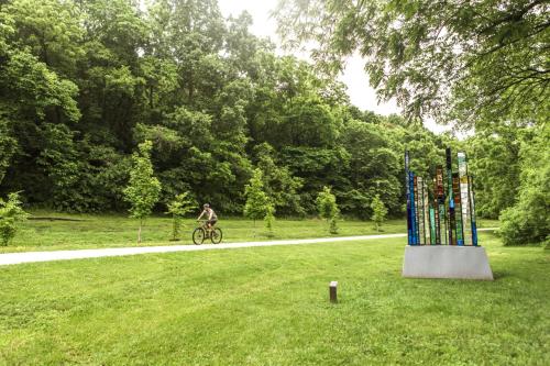 Crystal Bridges Greenway