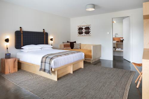 Rooms at Rhode's