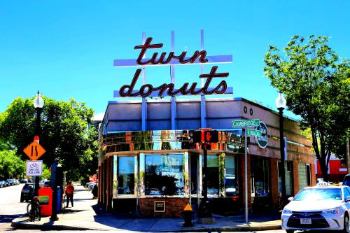 Twin Donuts
