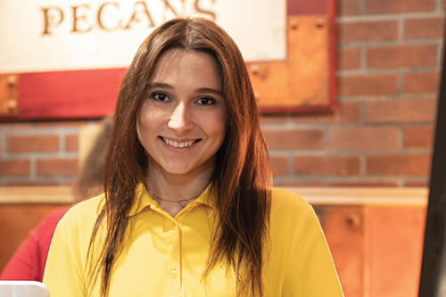 <br />

Anna Presley | Guest Relations, Presleys' Theatre